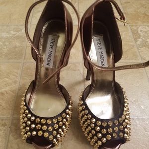 Steve Madden size 6 Studded Platform heels
